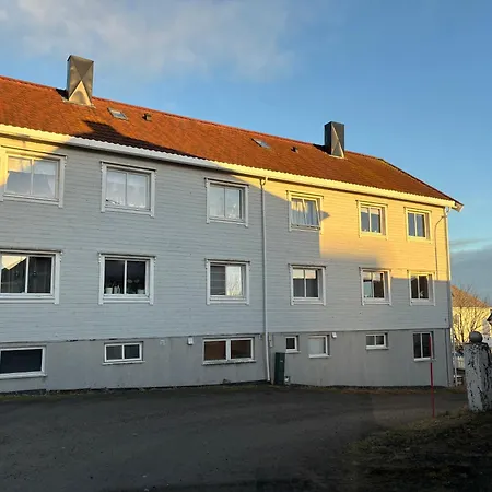 Rom Til Leie I Sentrum, Ingen Parkering Homestay szállás Harstad